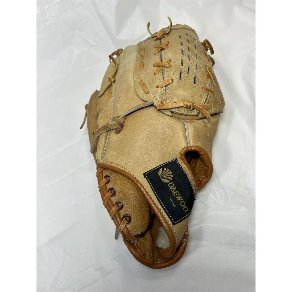Daewoo 12.5 Baseball Softball Left Handed Glove - Picture 3 of 14